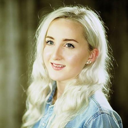 Photo of Holly Jackson